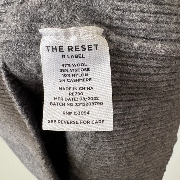 Gray Knit Pencil Skirt - Picture 4 of 4